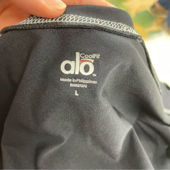 Alo Yoga Coolfit Pocket Muscle Tank Top - Picture 8 of 9